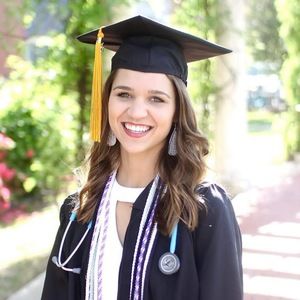 Meet your Posher, Alicia